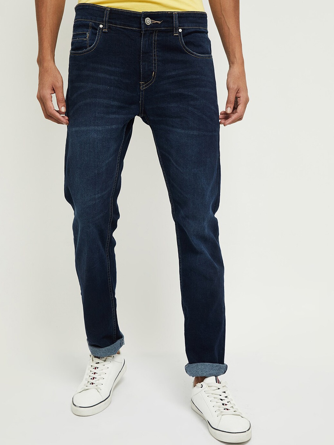 

max Men Blue Light Fade Stretchable Jeans