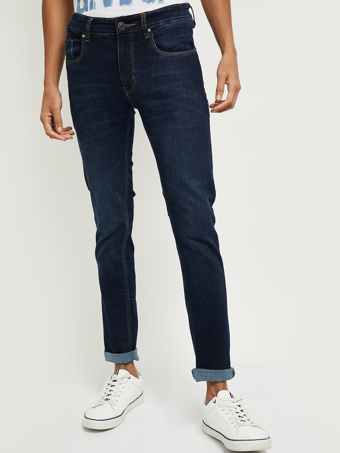 

max Men Blue Light Fade Clean Look Stretchable Jeans