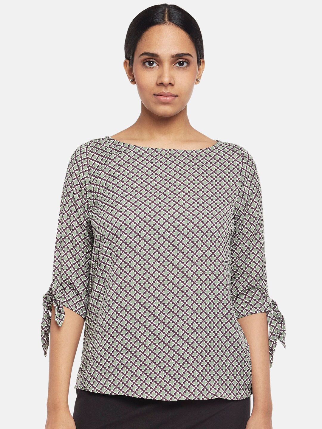

Annabelle by Pantaloons Green Geometric Regular Top