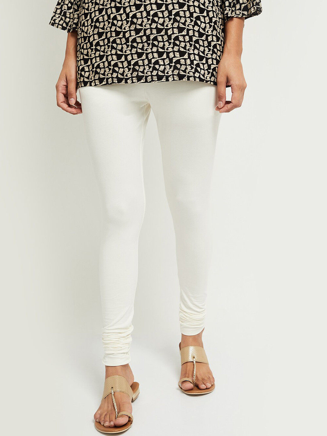

max Women Off-White Solid Churidar-Length Leggings