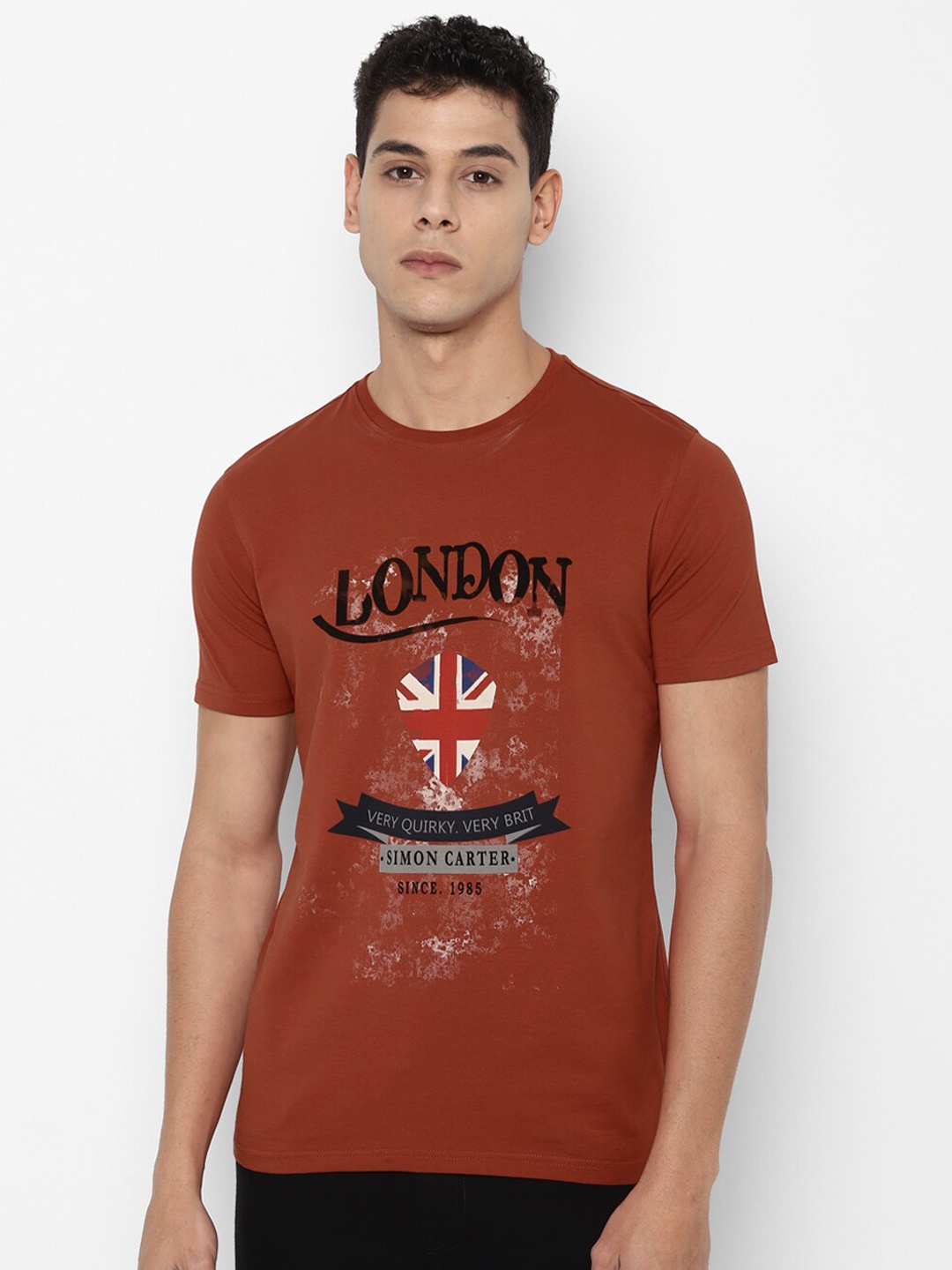

SIMON CARTER LONDON Men Brown Printed Slim Fit T-shirt