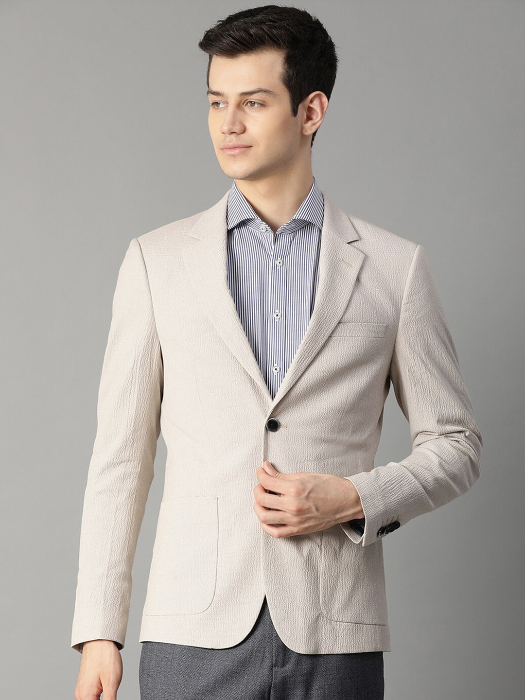 

Bruun & Stengade Men Beige Notched Lapel Blazers