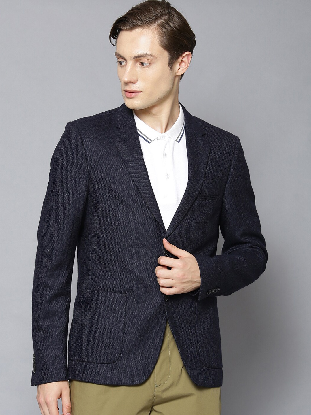

Bruun & Stengade Men Navy Blue Solid Blazer