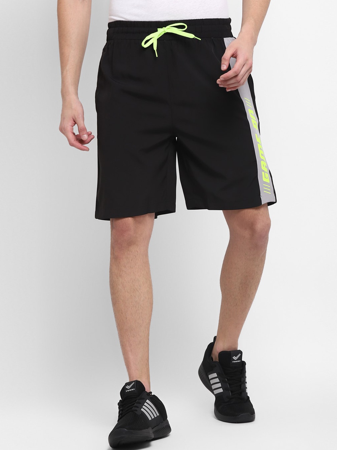 Yuuki Men Black Mid-Rise Sports Shorts