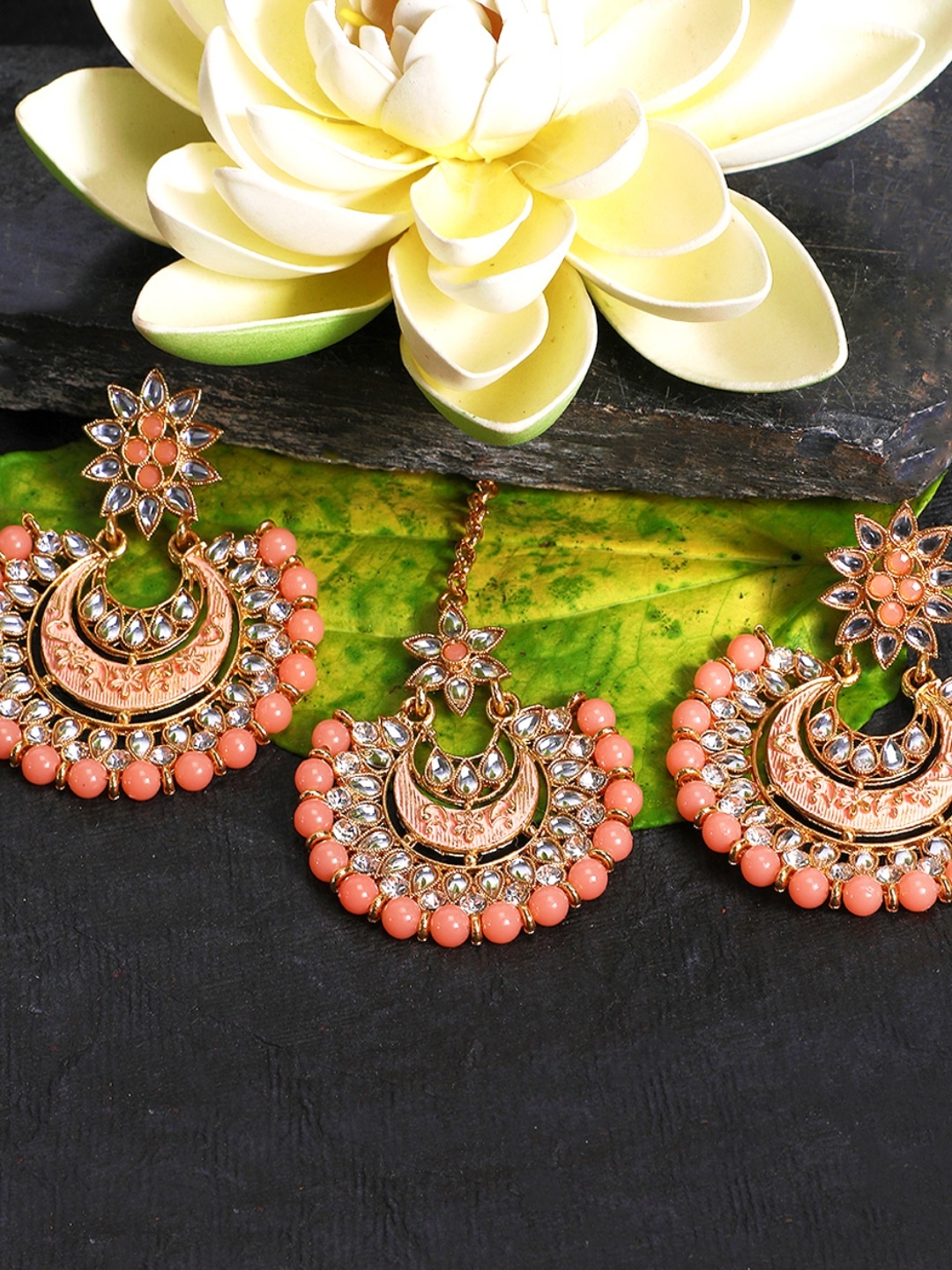 

Yellow Chimes Gold-Plated Peach-Coloured Kundan-Studded Maang tika With Earring Set