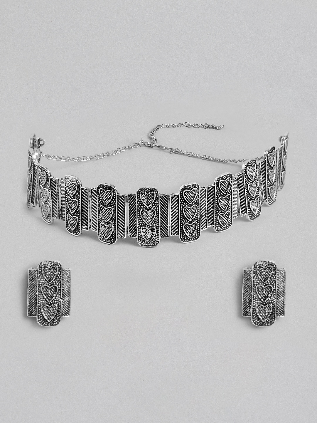 

Kord Store Silver-Toned Oxidised Textured Choker Jewellery Set