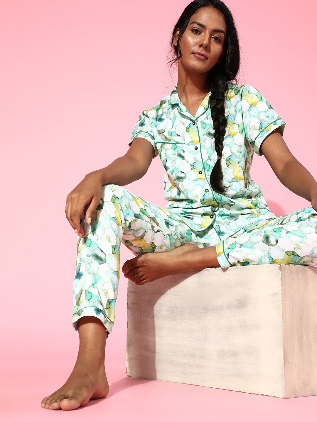 

EROTISSCH Women Off White & Green Printed Pyjamas Set