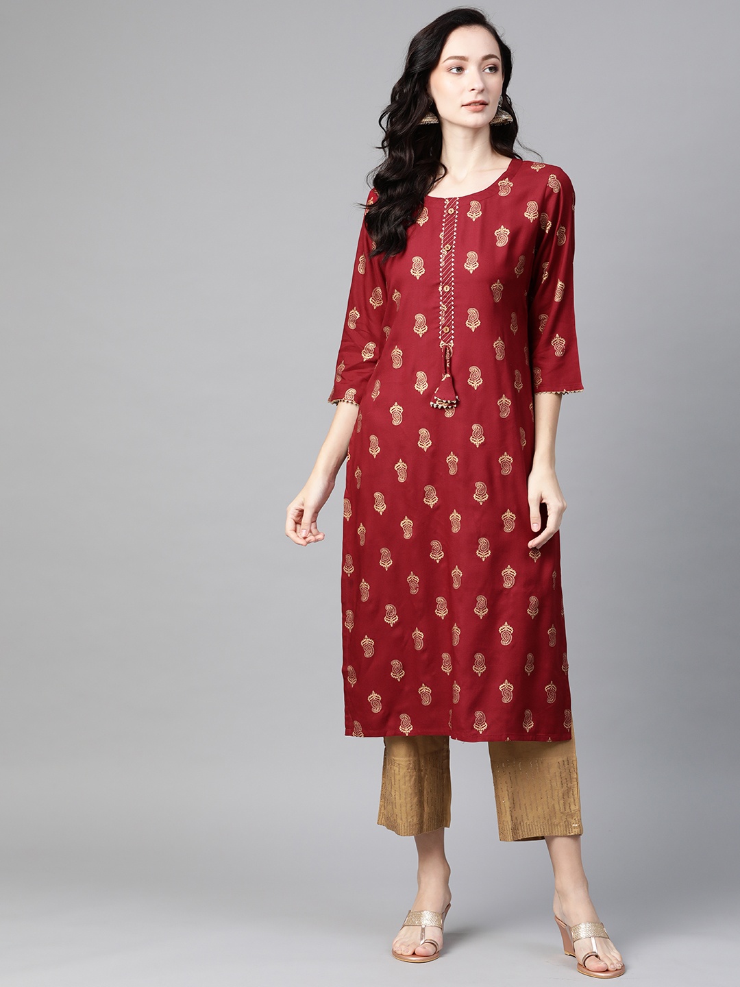 

PIROH Women Maroon & Golden Paisley Print Gotta Patti Straight Kurta