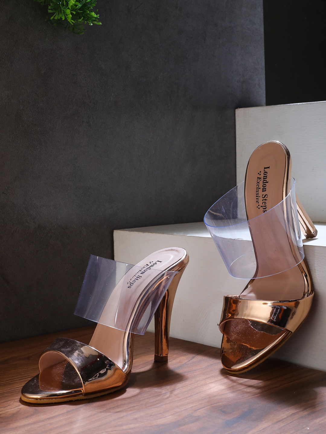 

LONDON STEPS Copper-Toned Embellished Block Sandals with Tassels