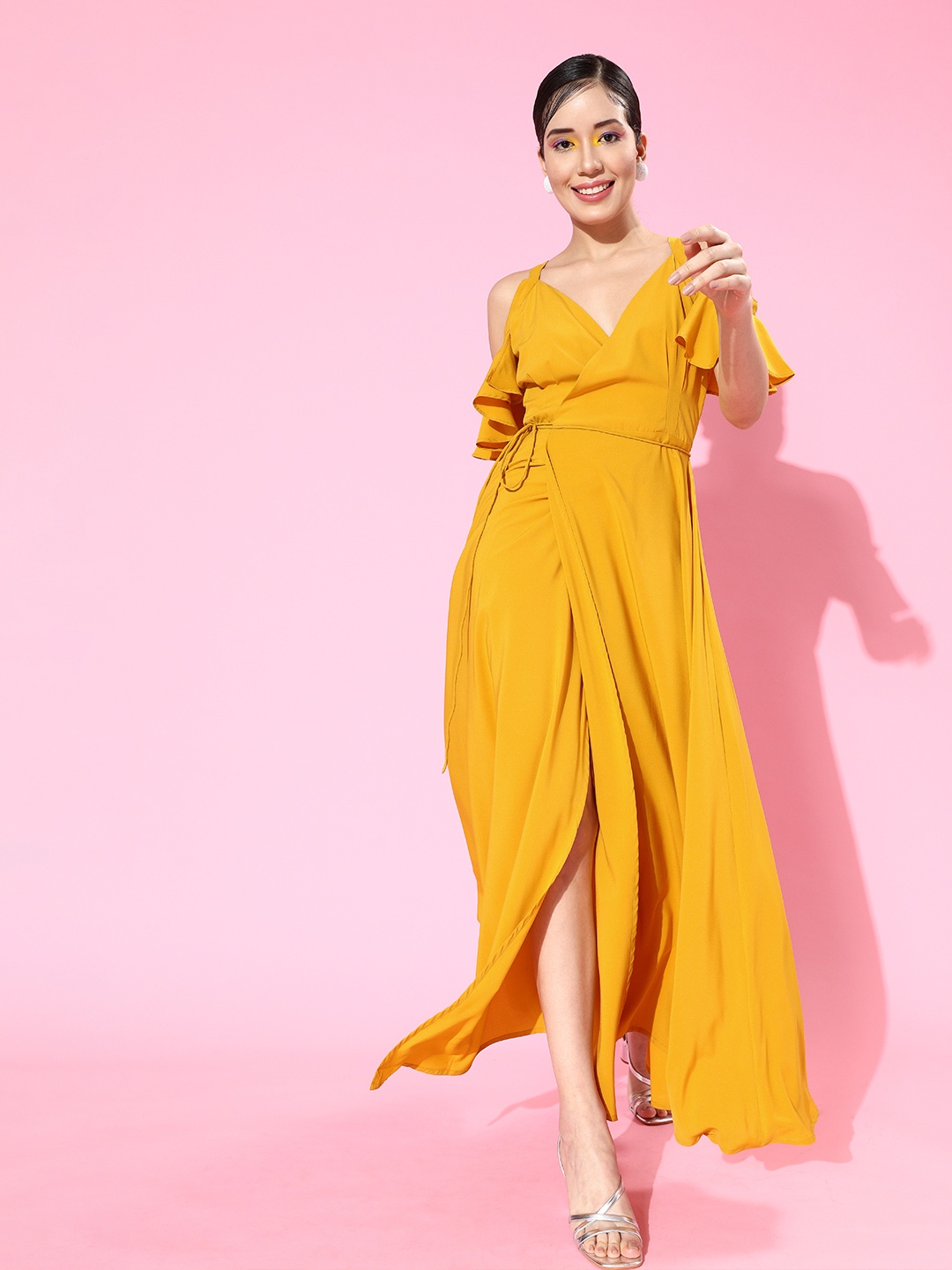 

Berrylush Women Bright Yellow Solid Sweetheart Neck Dress