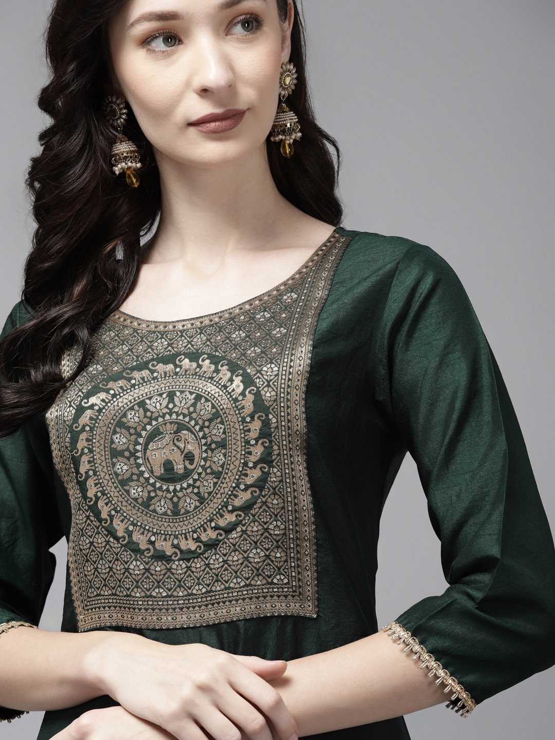 

Indo Era Women Green & Golden Yoke Design Kurta