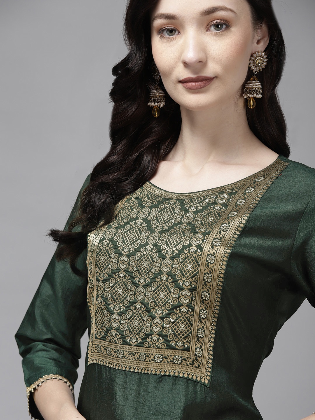 

Indo Era Women Green Geometric Yoke Design Kurta