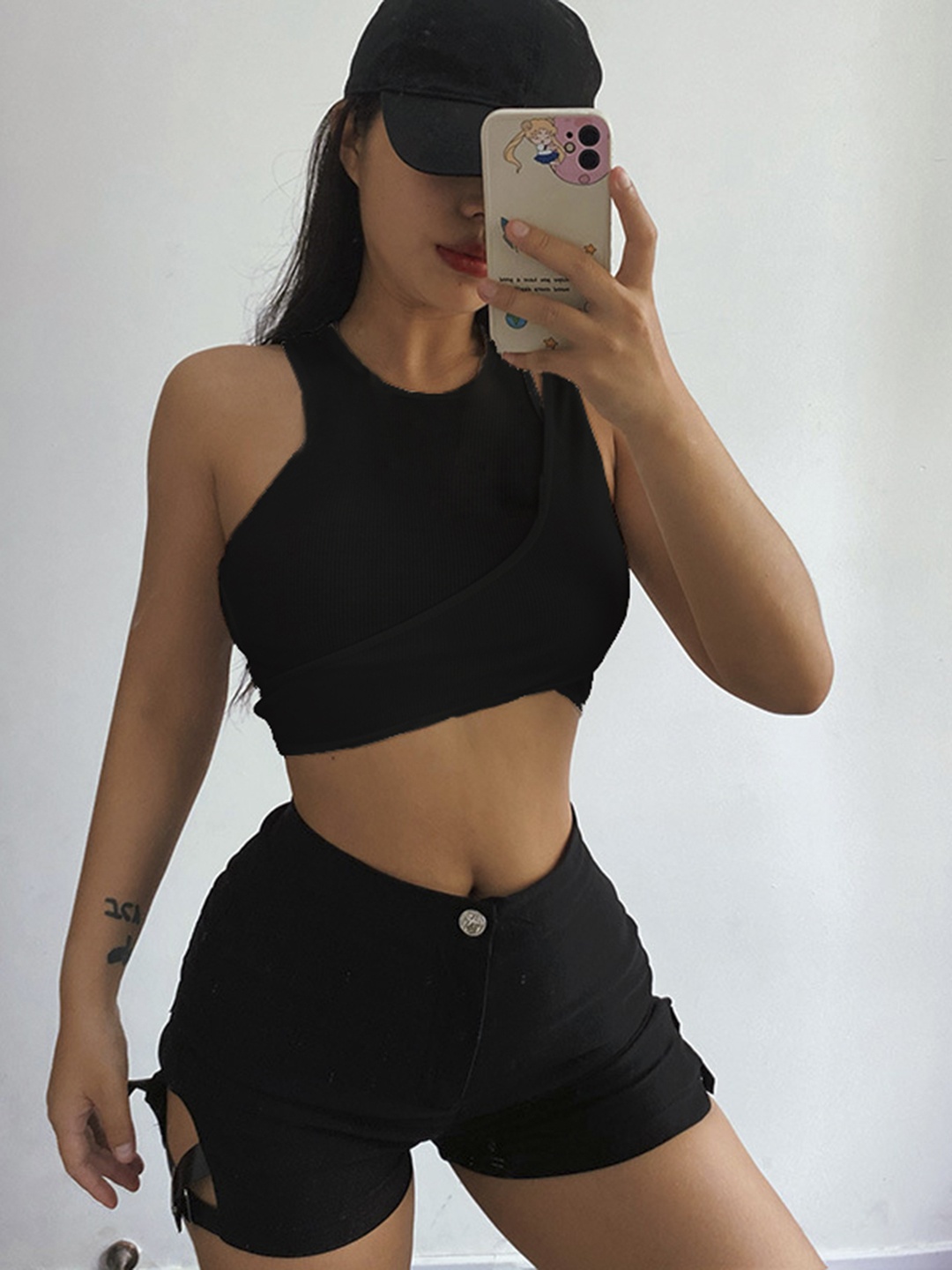 

URBANIC Black Solid Fitted Crop Top
