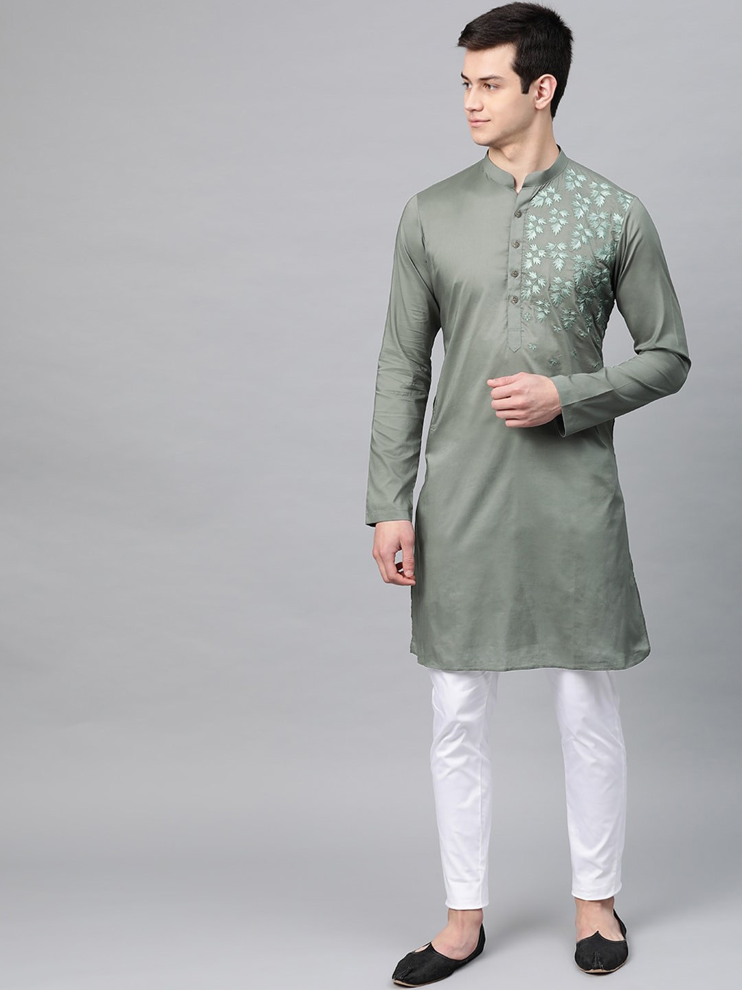 

See Designs Men Olive Green Floral Yoke Design Thread Work Pure Cotton Kurta with Pyjamas
