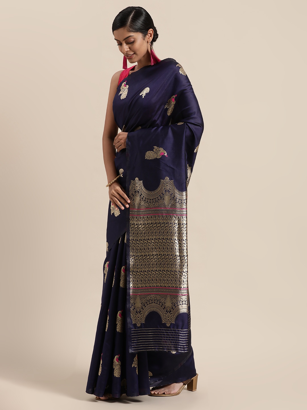 

Sugathari Navy Blue Ethnic Motifs Silk Blend Kanjeevaram Saree