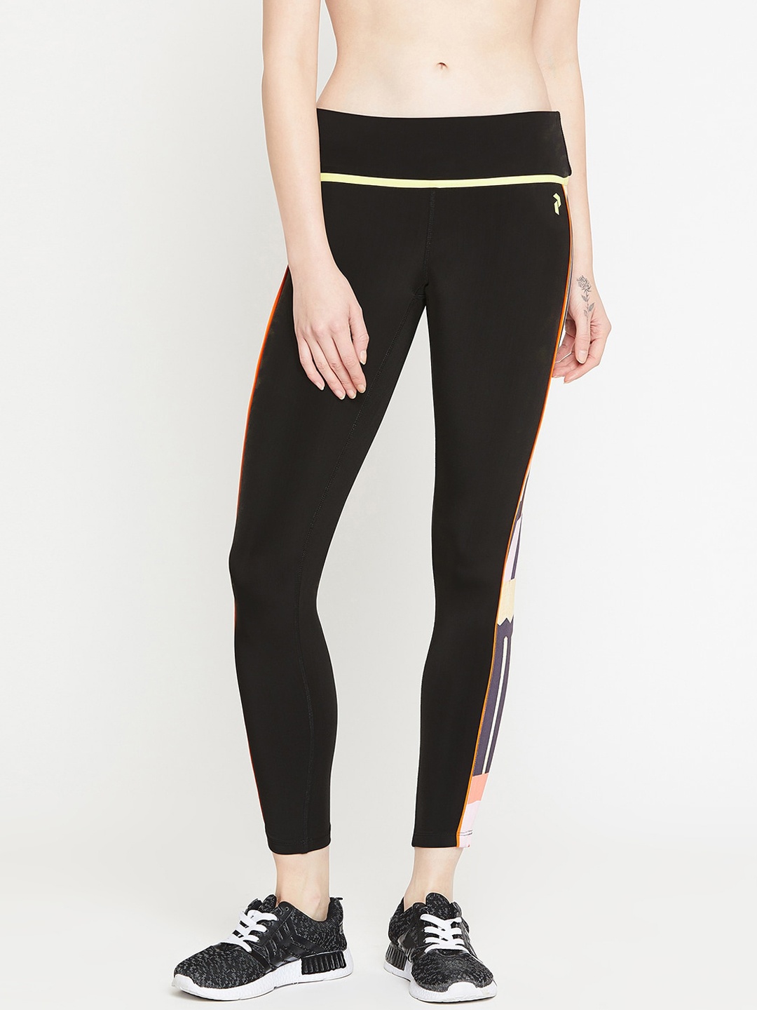 

PERFKT-U Women Black Solid Gymwear Tights