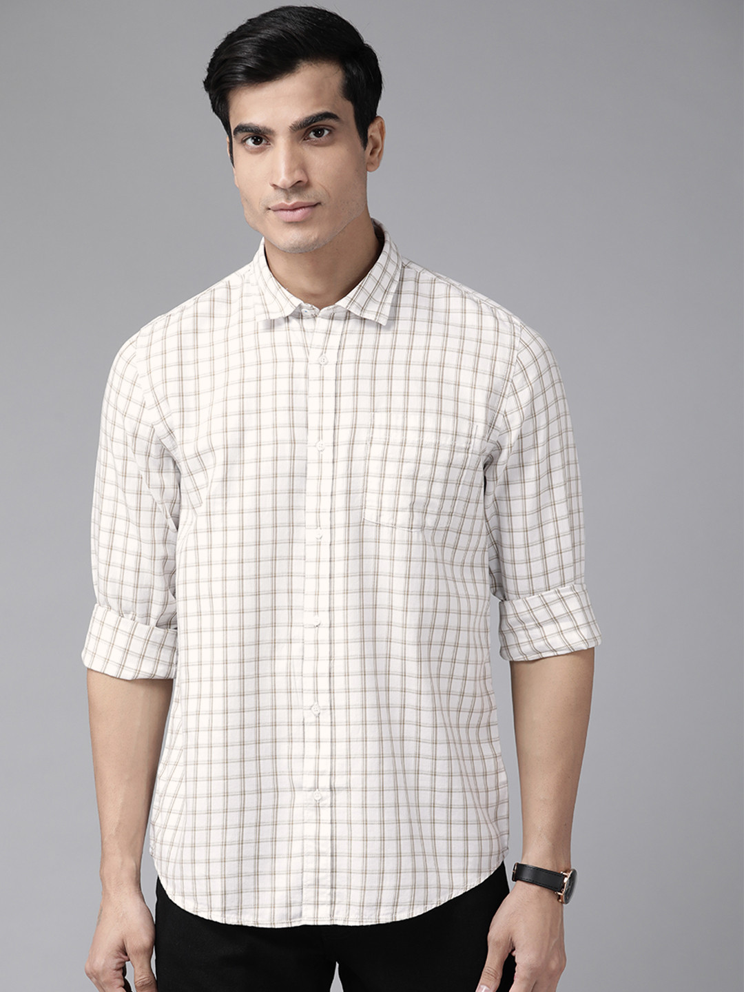 

Blackberrys Men White & Olive Green India Slim Fit Pure Cotton Checked Casual Shirt