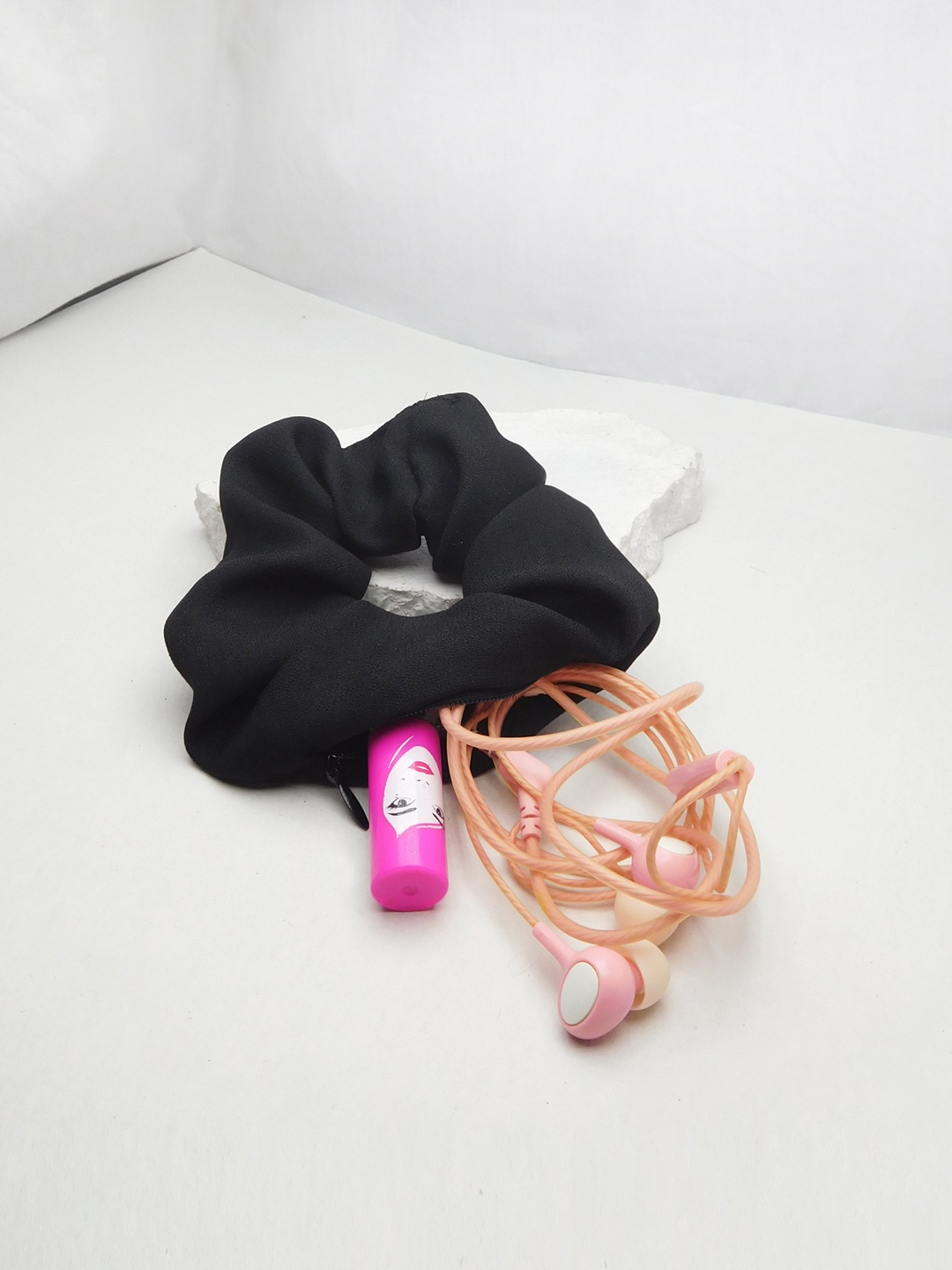

Soho Boho Studio Women Black Ponytail Holders