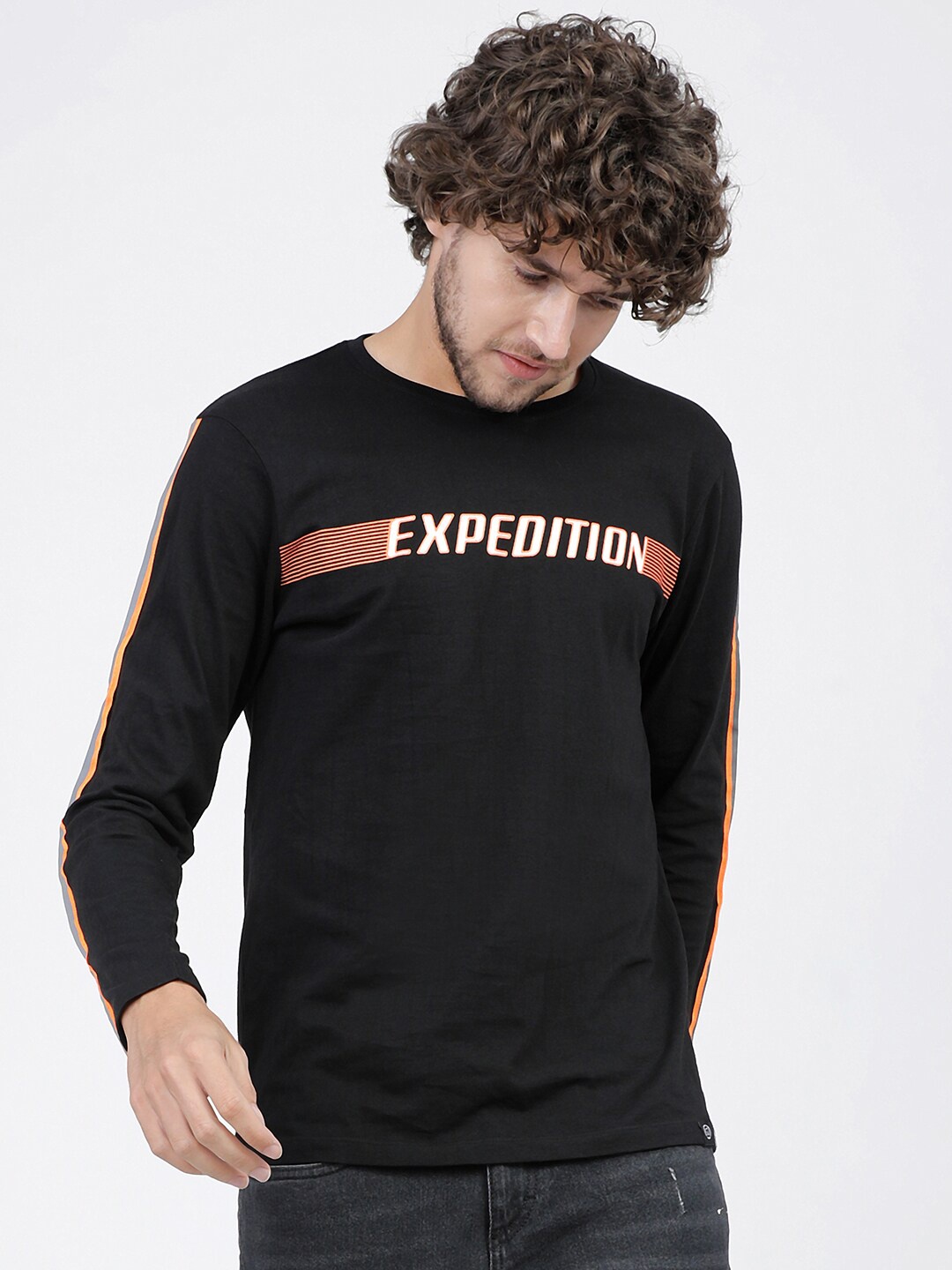 

LOCOMOTIVE Men Black & White Typography Printed Slim Fit T-shirt