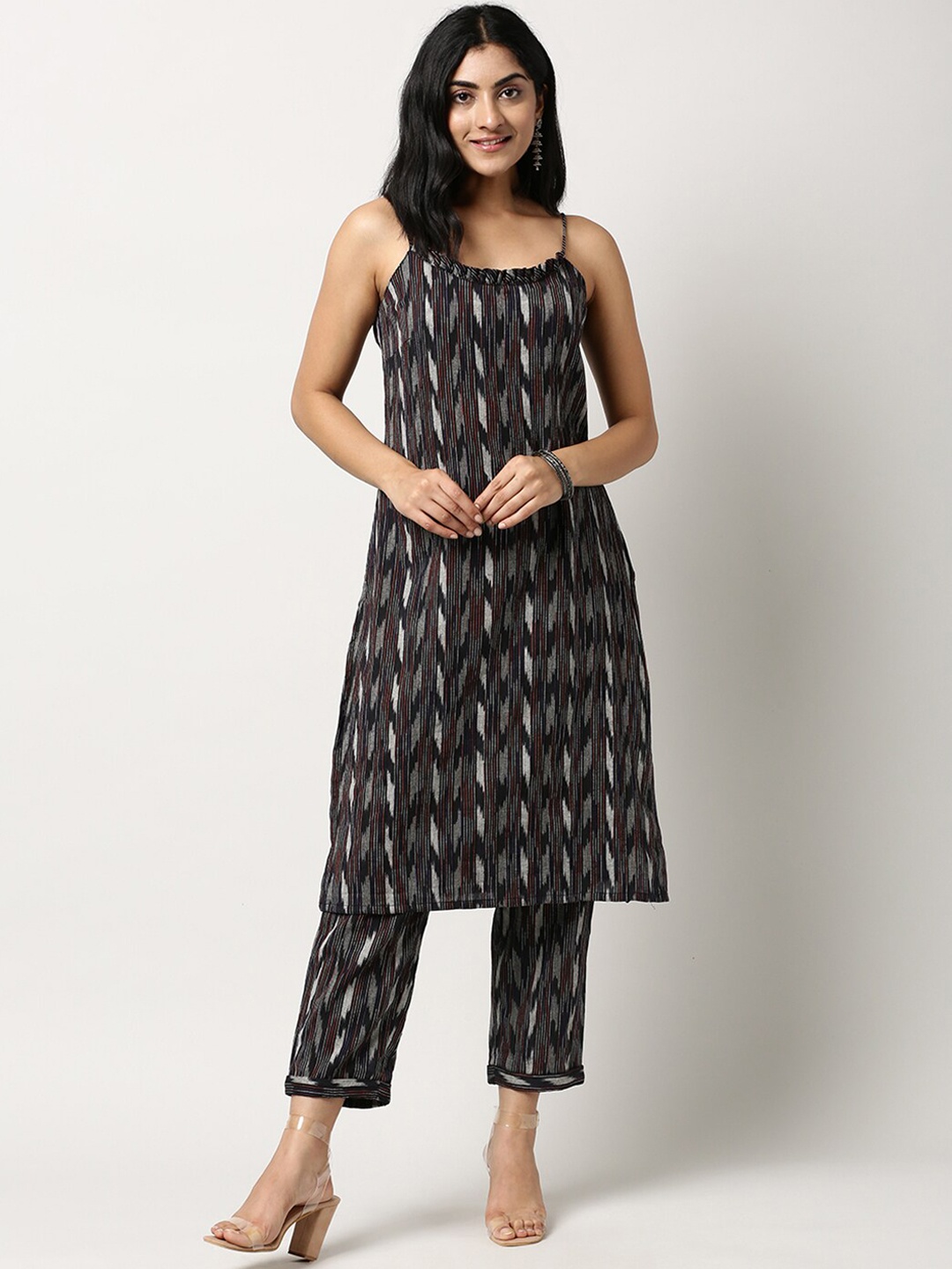 

Saaki Women Black Abstract Woven Design Kurta