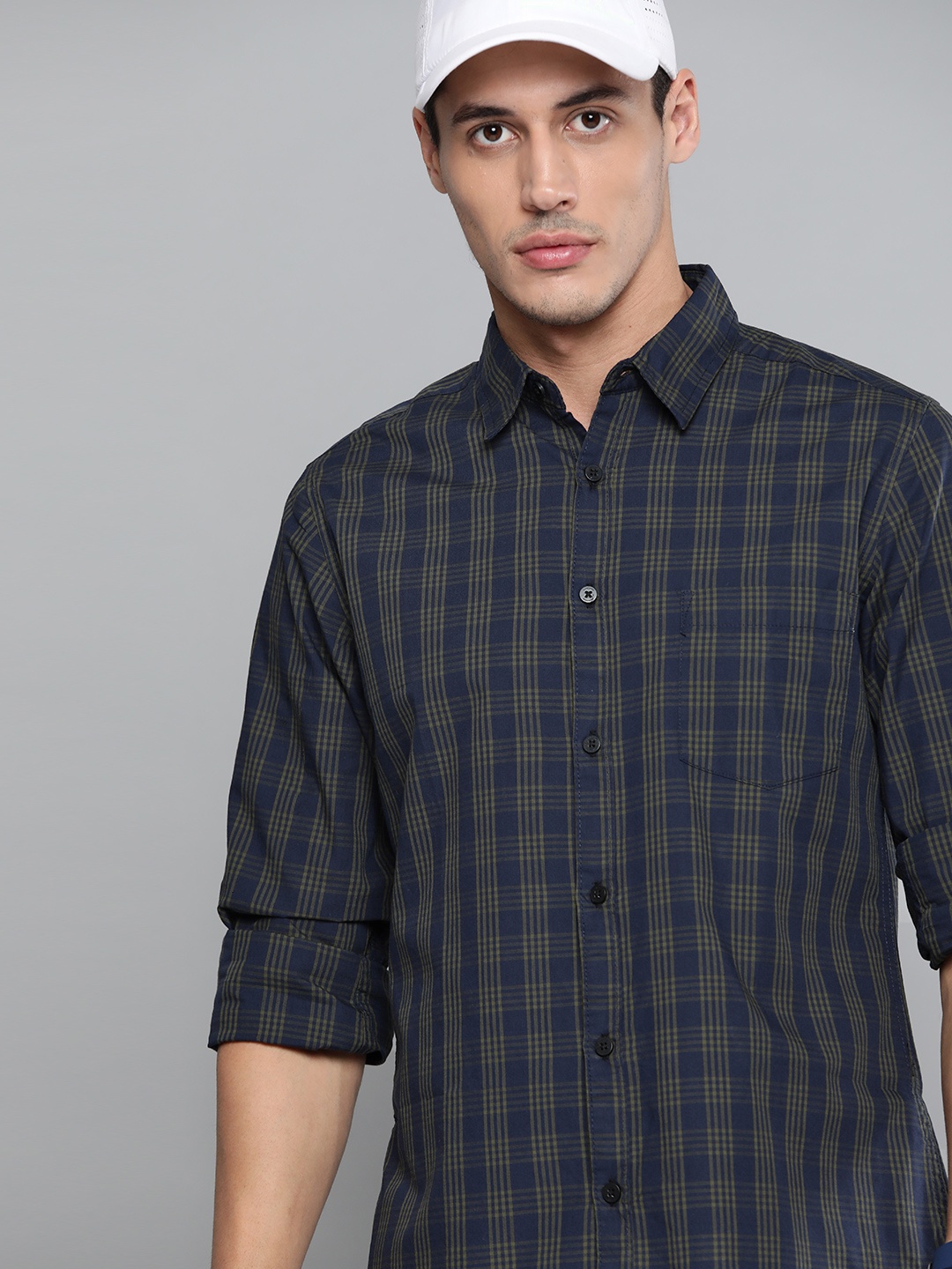 

Harvard Men Navy & Green Pure Cotton Checked Casual Shirt, Navy blue