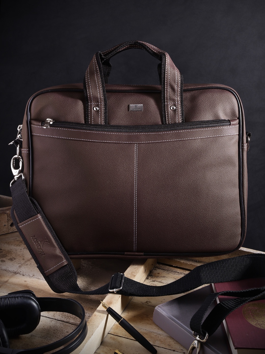 

K London Unisex Brown Messenger Bag
