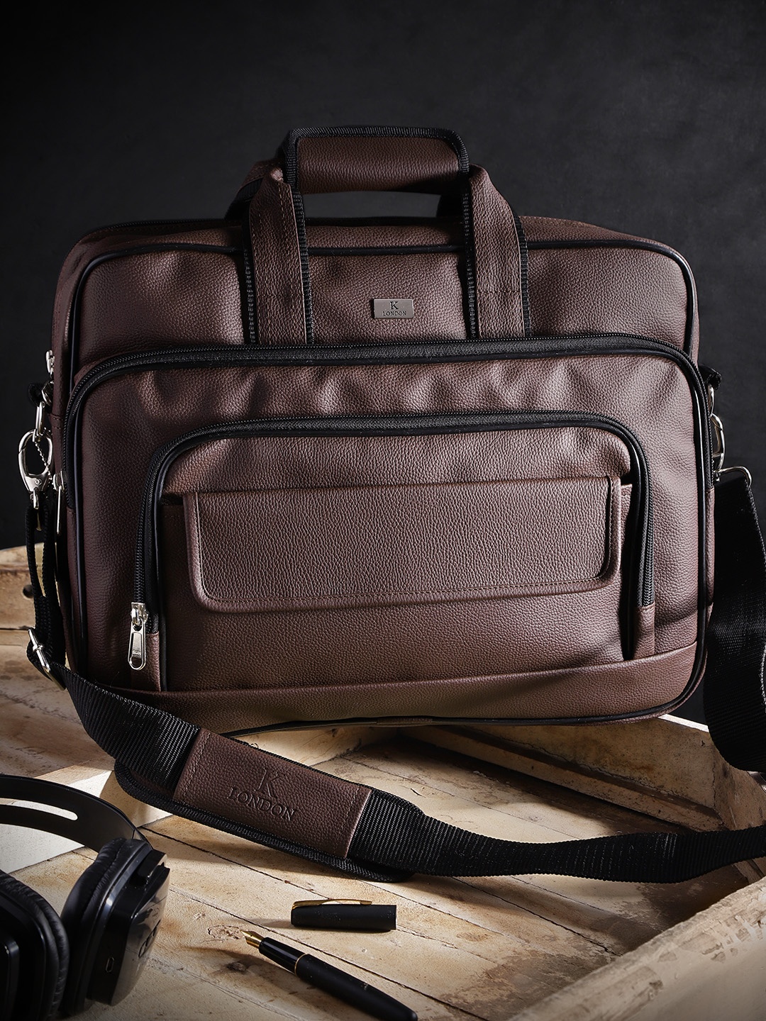 

K London Unisex Brown Textured Messenger Bag