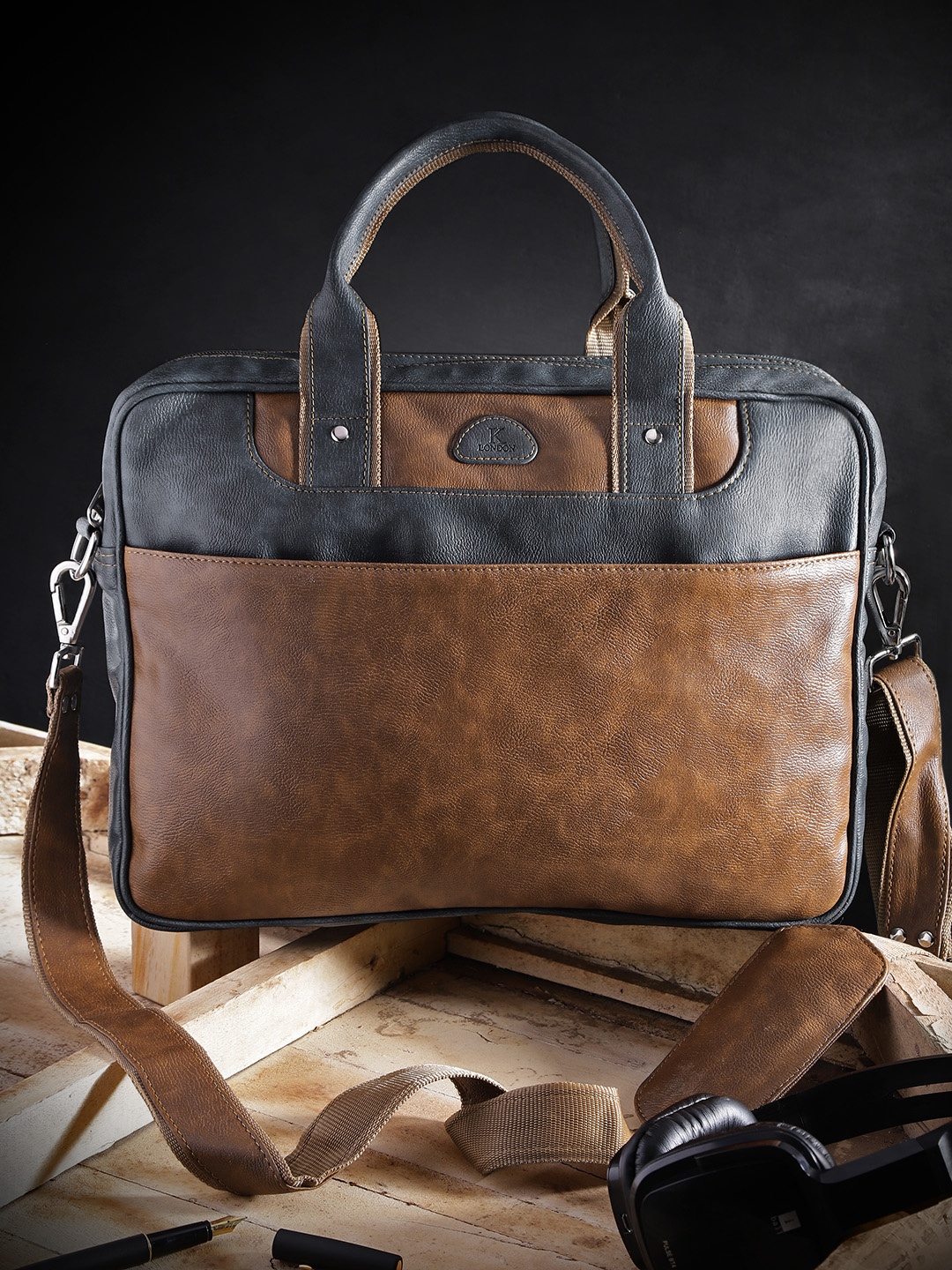

K London Unisex Blue & Tan Colourblocked Messenger Bag