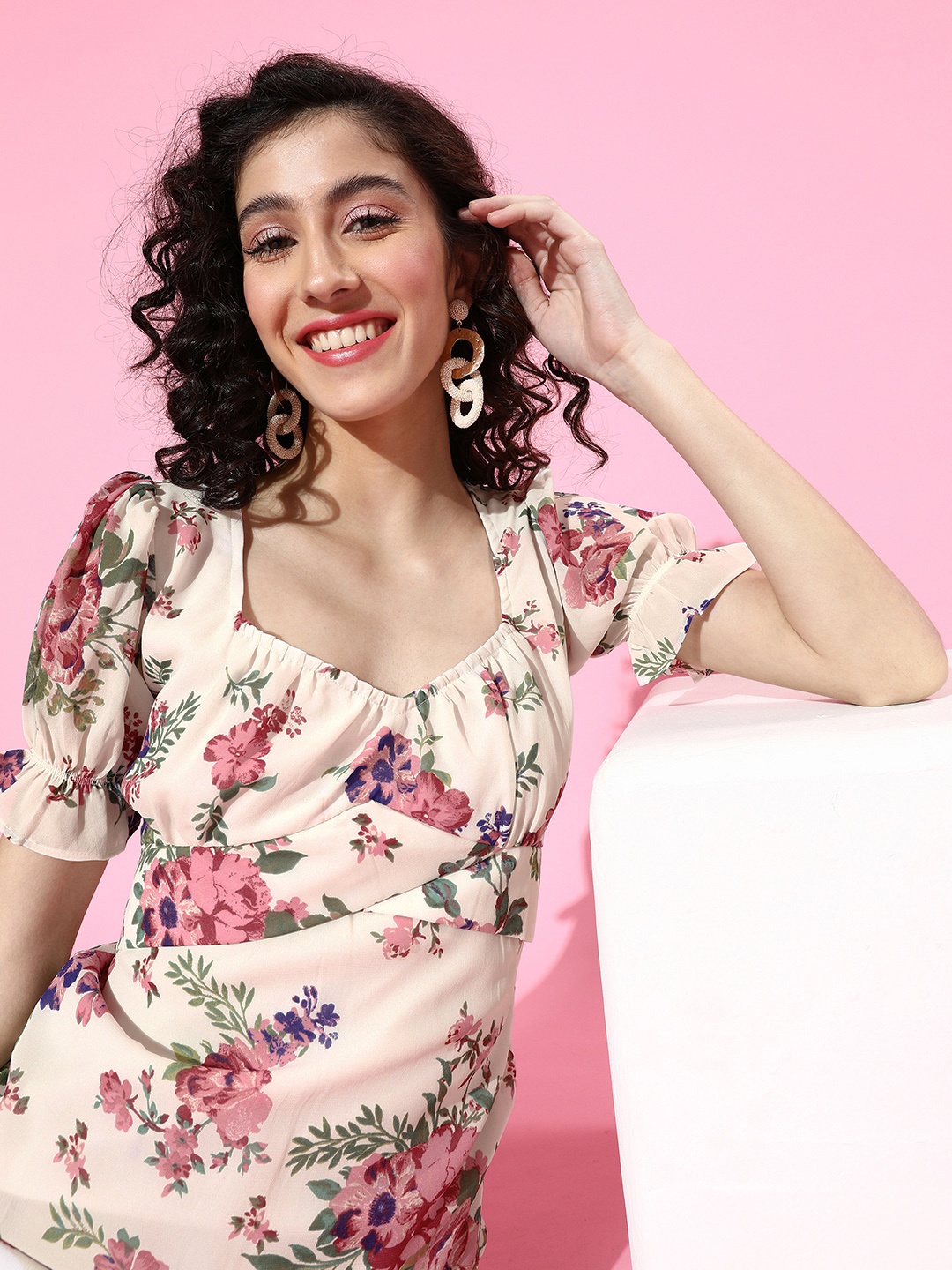

SCORPIUS Women Classy Beige Floral Sweetheart Neck Dress