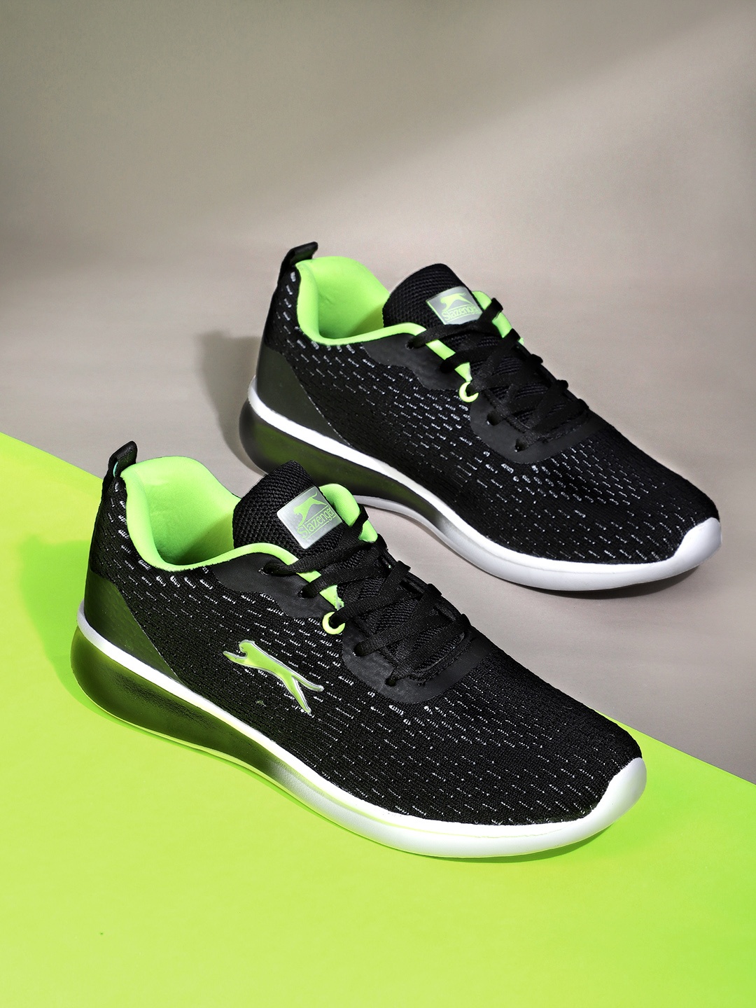 

Slazenger Men Black & Grey Woven Design Running Shoes