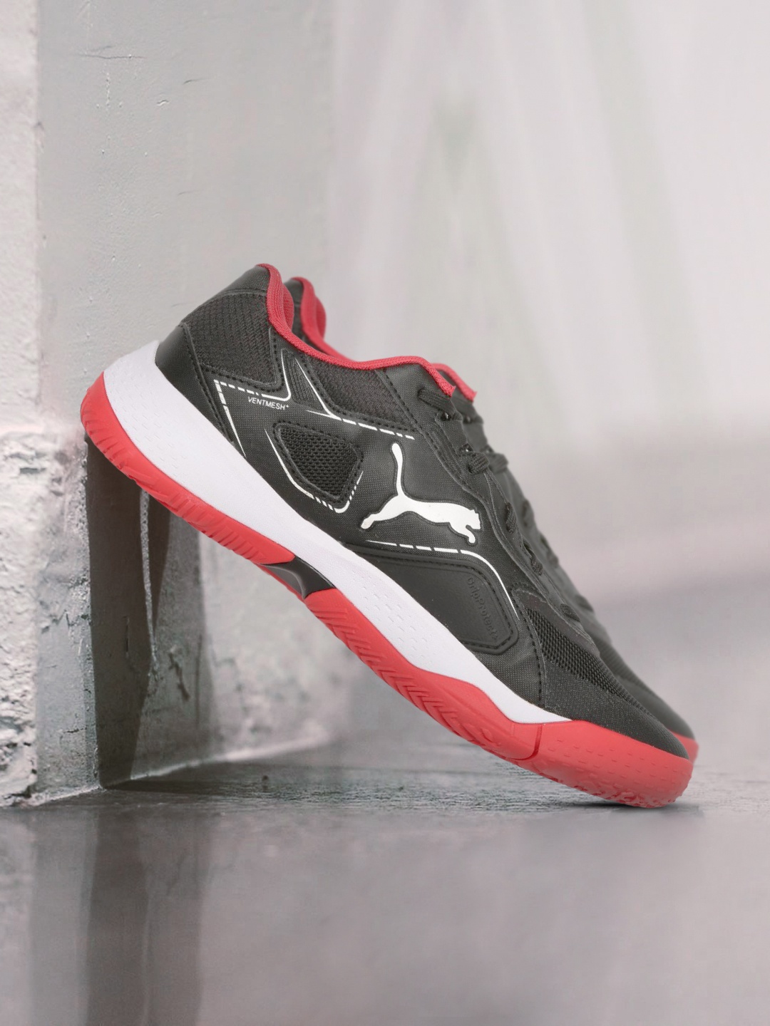 

Puma Unisex Black & White Solar Strike Gym Shoes
