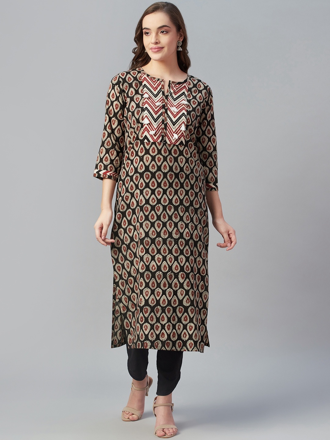 

Silai Bunai Women Black & Red Ethnic Motifs Printed Kurta