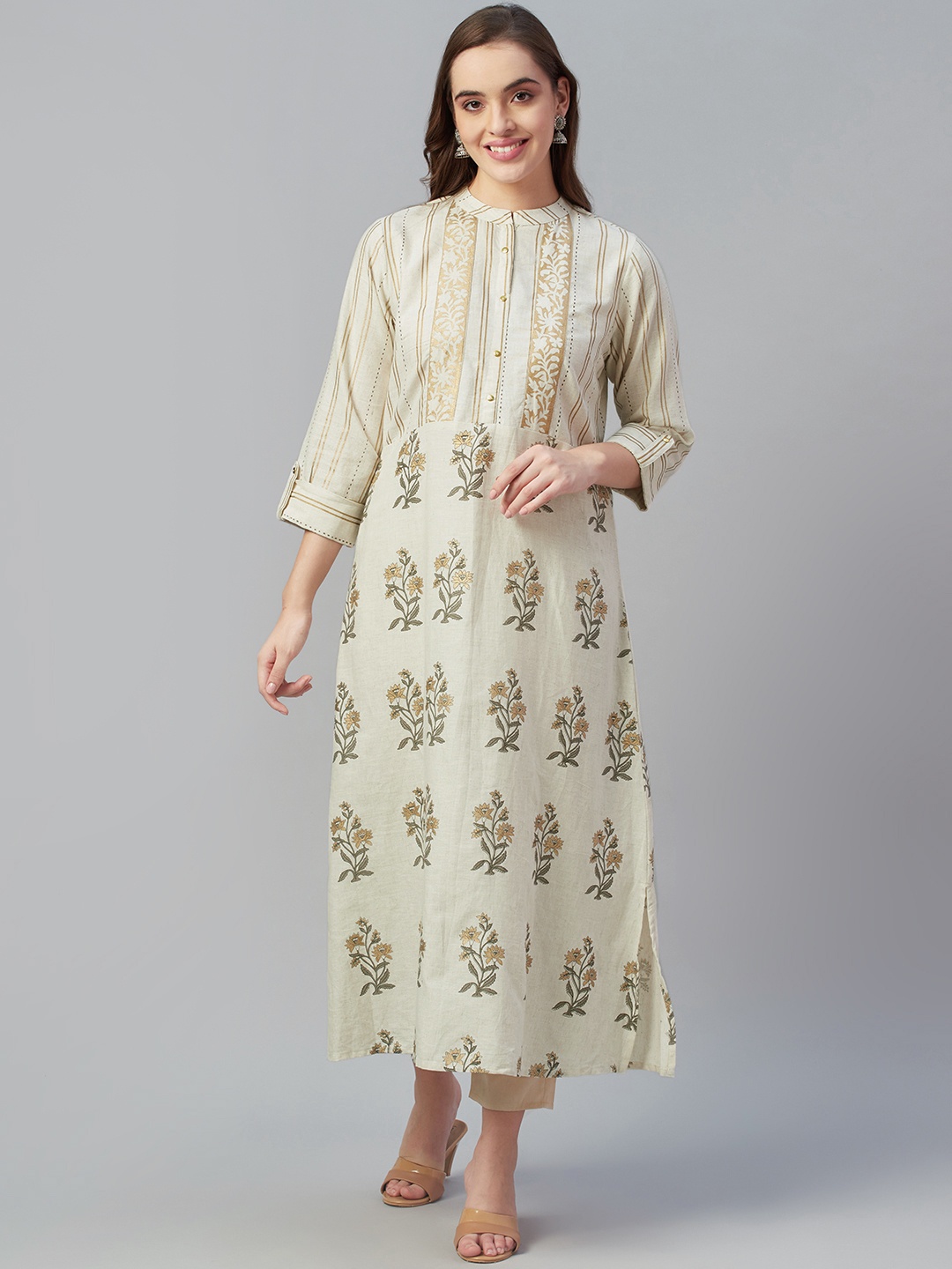 

Silai Bunai Women Beige Floral Printed Kurta