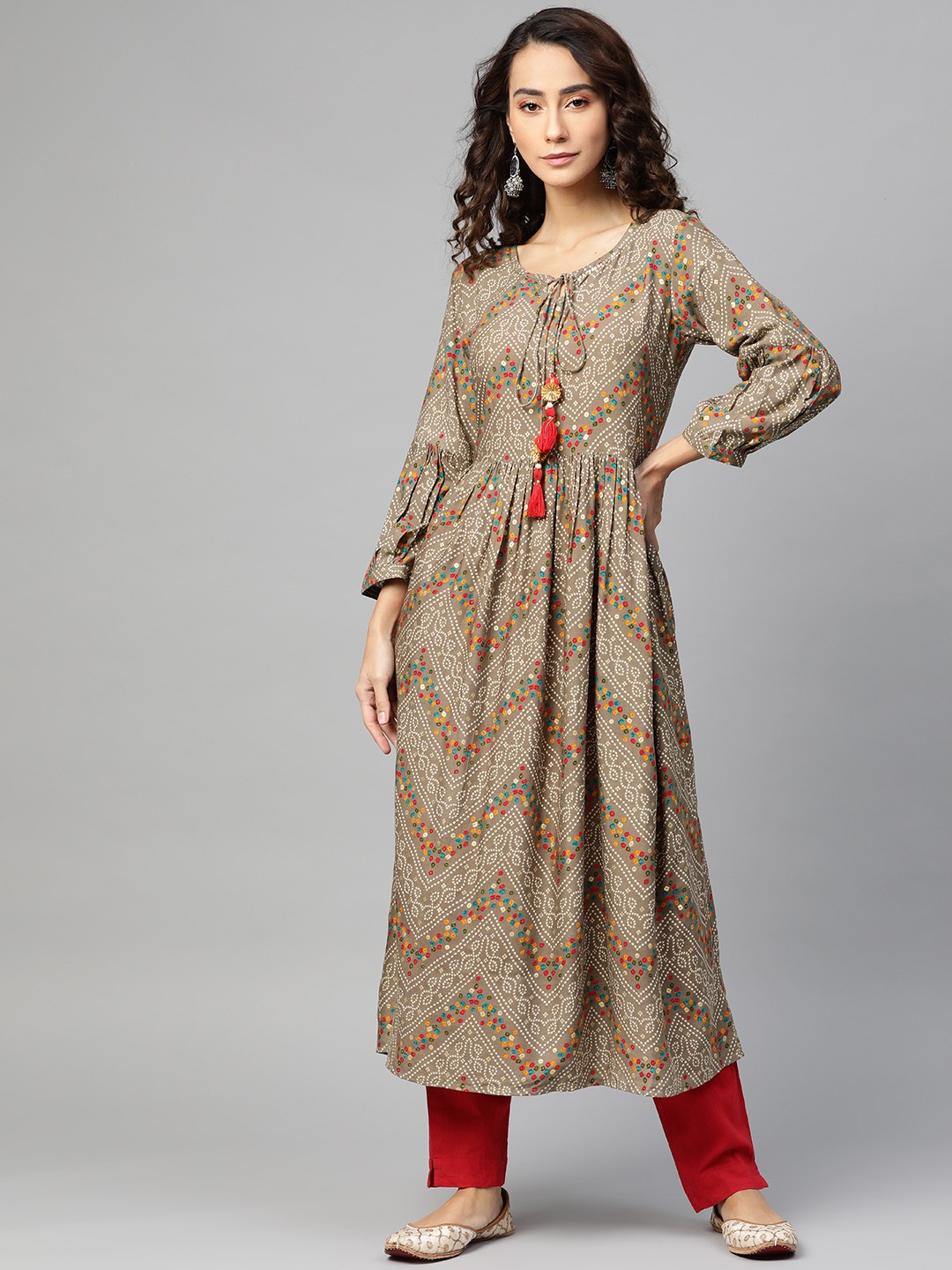 

Silai Bunai Women Brown & White Bandhani Printed Kurta