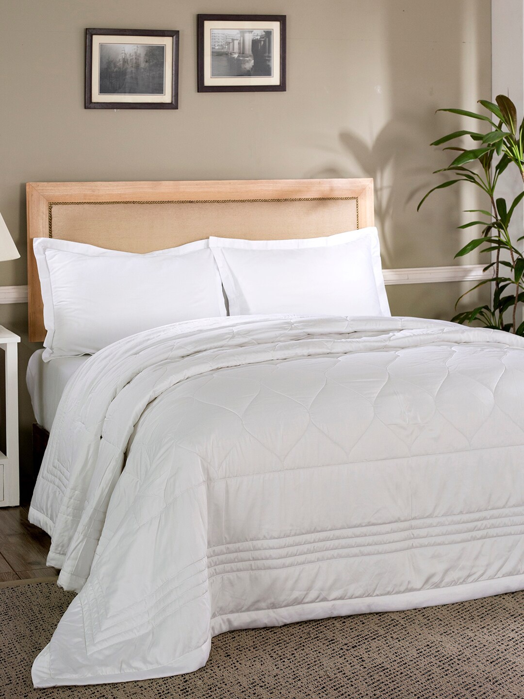 

MASPAR White AC Room 110 GSM Double Bed Quilt