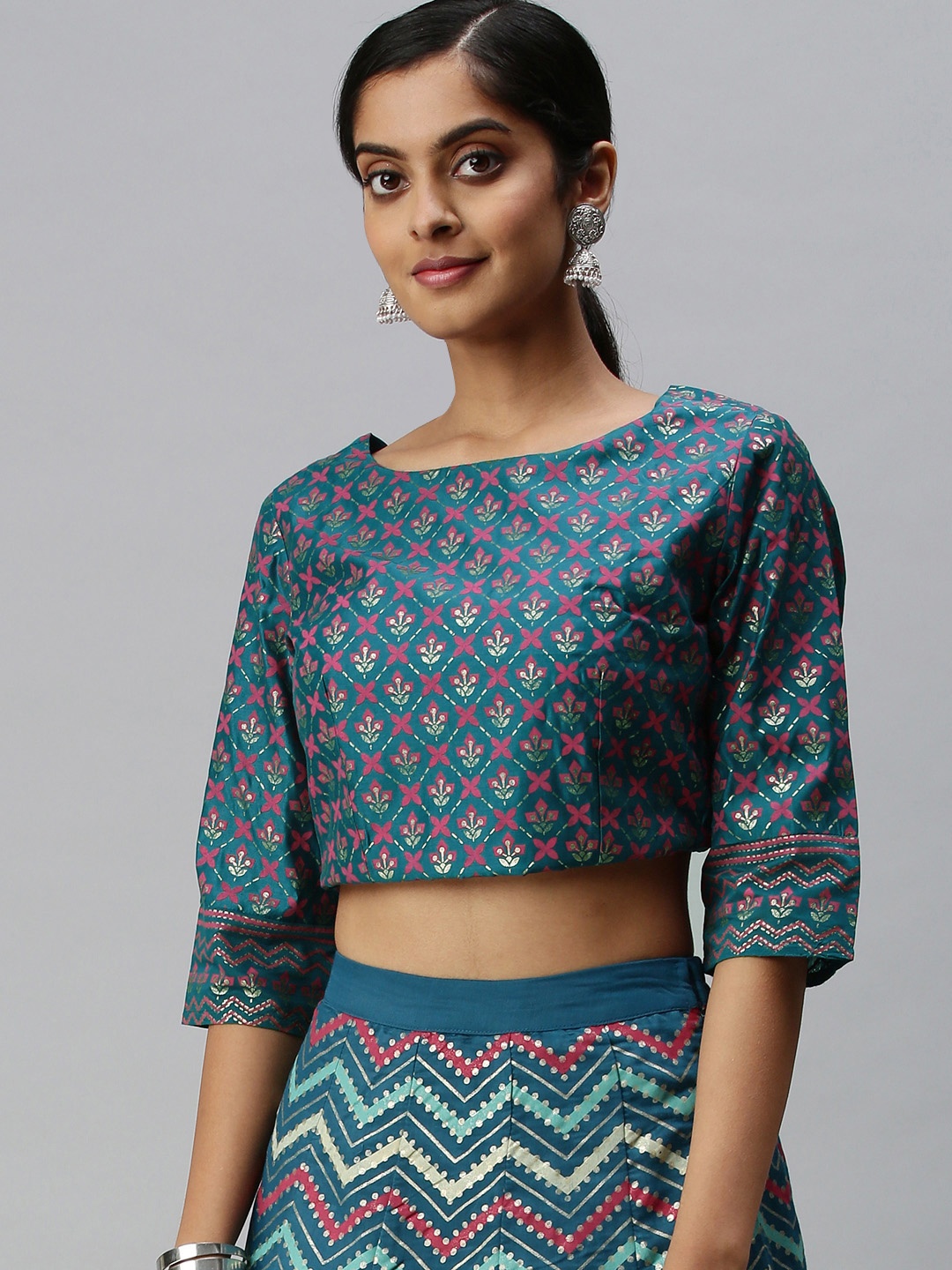 

Global Desi Blue Floral Regular Crop Top