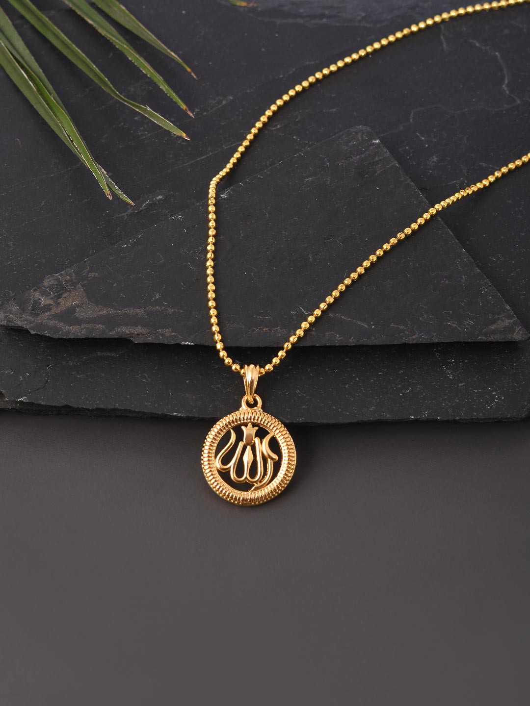 

Tistabene Men Gold-Toned Gold-Plated Allaha Pendant With Chain