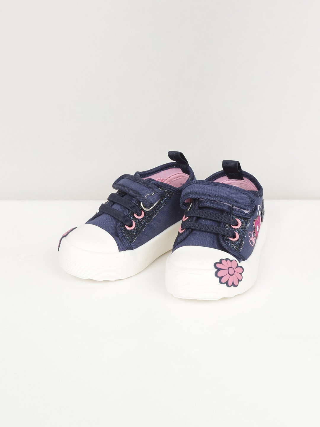 

max Girls Blue & Purple Textured Sneakers