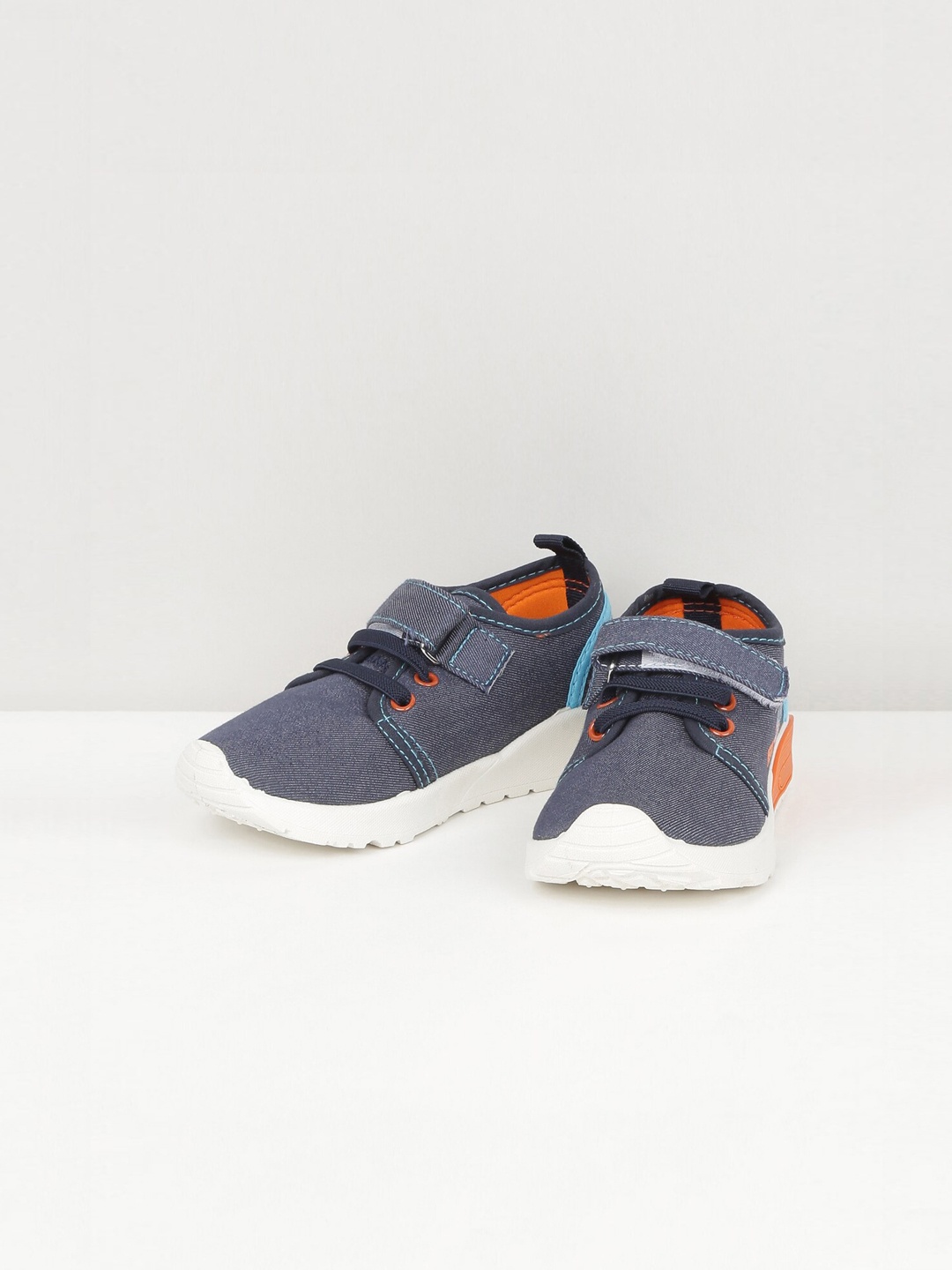 

max Boys Grey Colourblocked Sneakers
