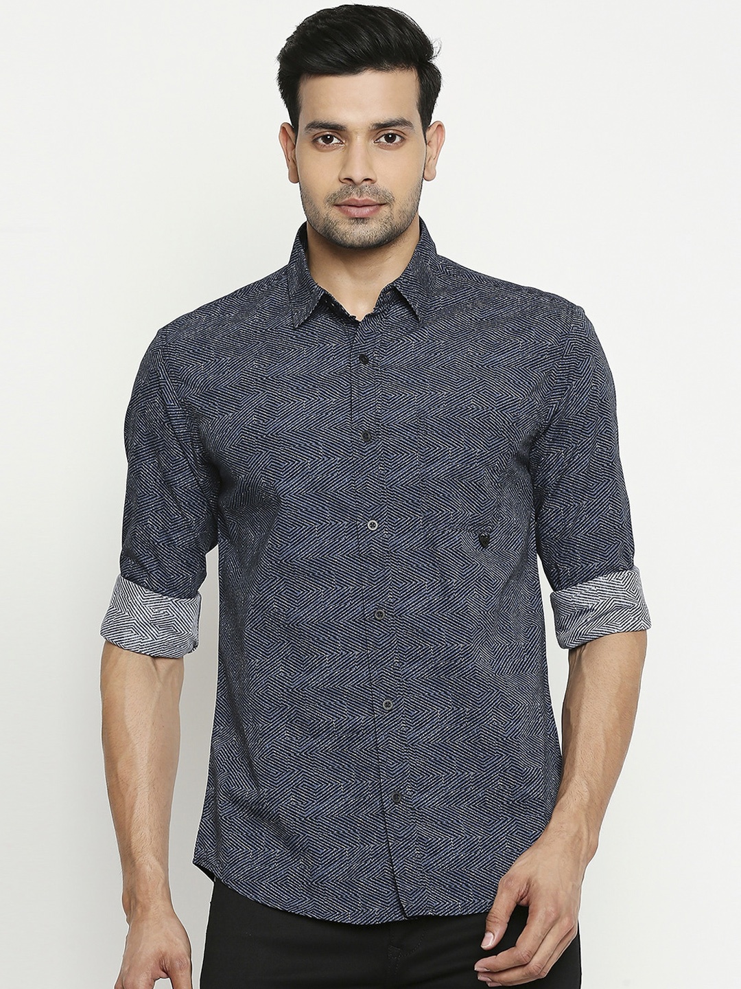 

Mufti Men Navy Blue & Black Slim Fit Chevron Printed Casual Shirt