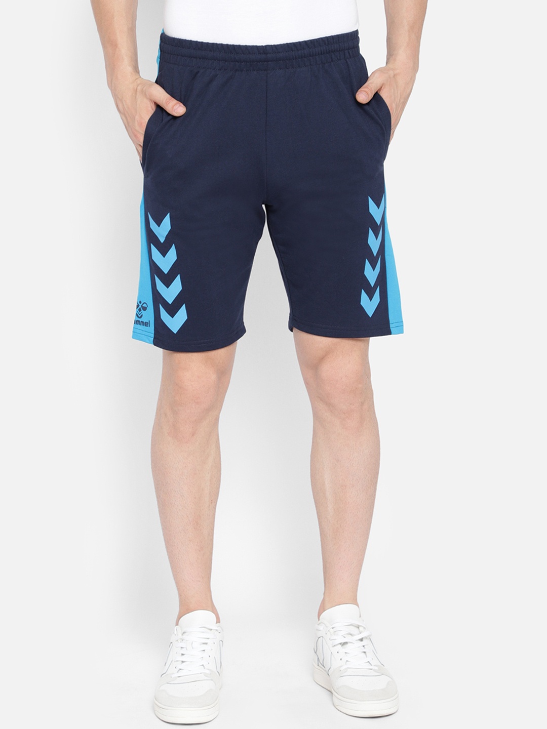 

hummel Men Blue Printed Action Cotton Regular Shorts