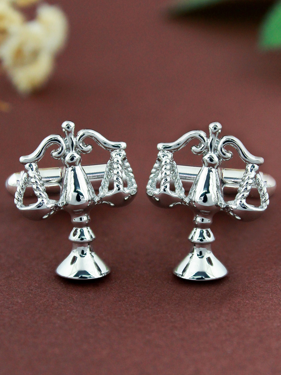 

PELUCHE Men Silver-Toned My Fair Gentleman Quirky Cufflinks