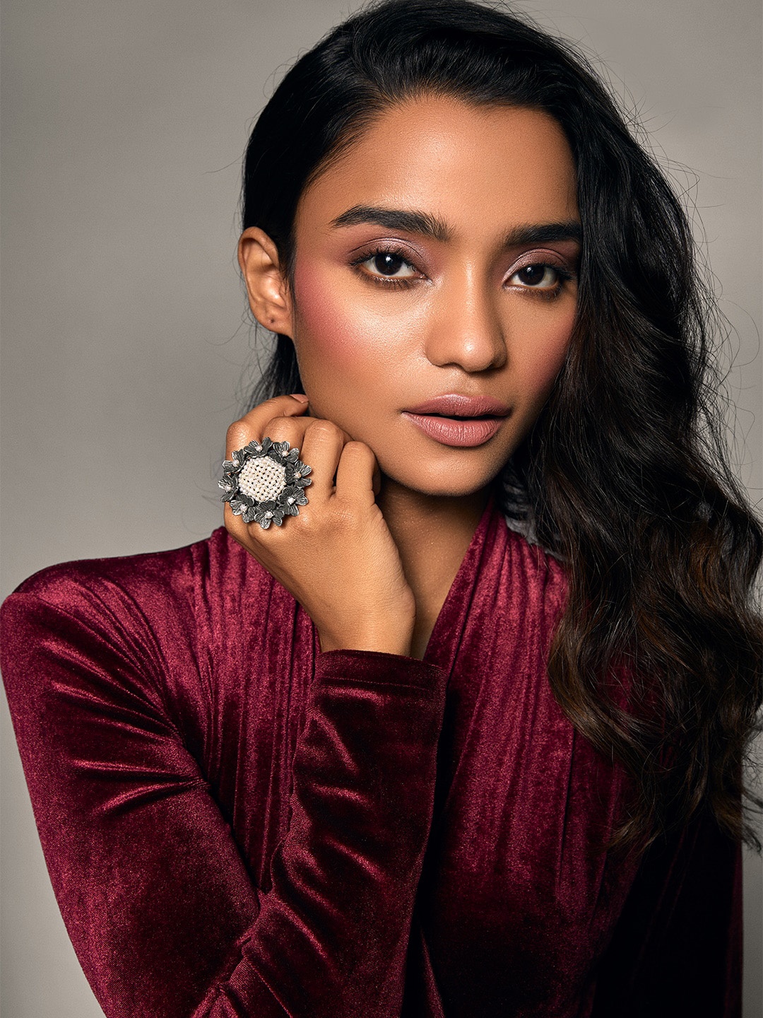 

SHAYA Women Silver-Toned & White Pearl-Studded Handcrafted Frida K Finger Ring