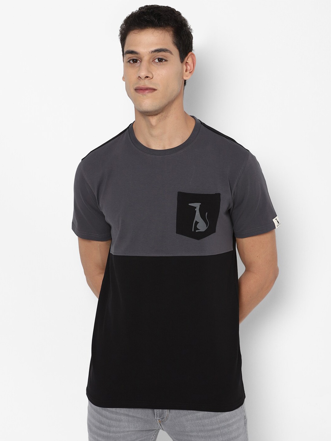 

SIMON CARTER LONDON Men Black Grey Colourblocked Pockets Slim Fit Pure Cotton T-shirt