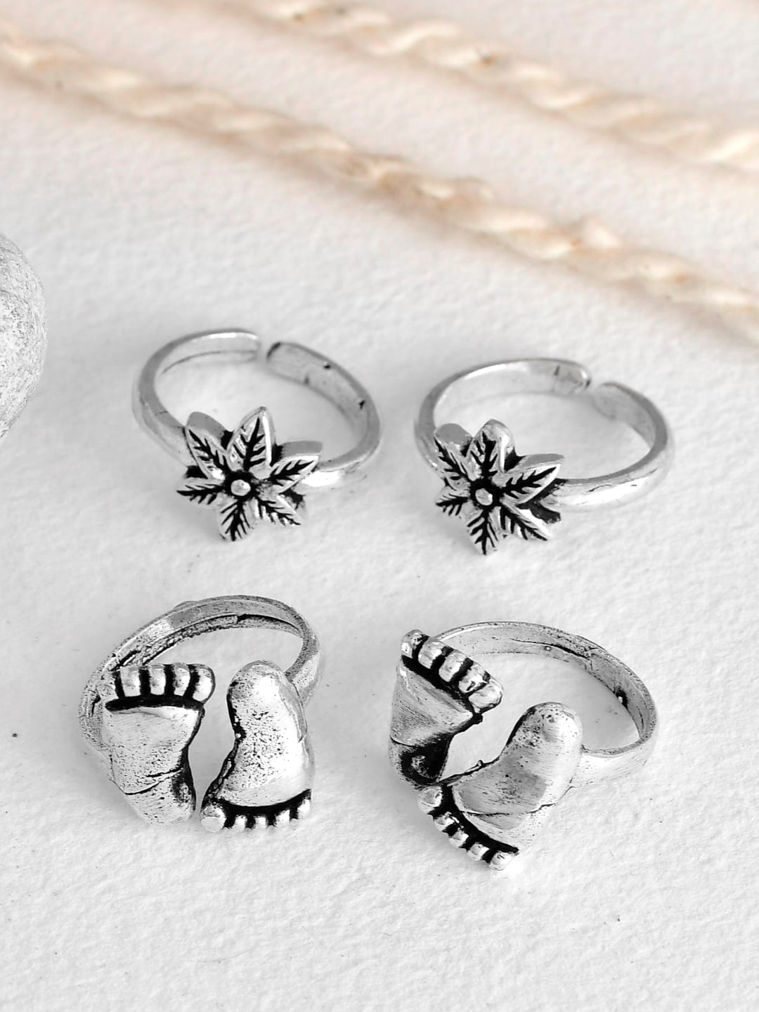 

Infuzze Women Set Of 4 Oxidised Silver-Plated Adjustable Toe Rings