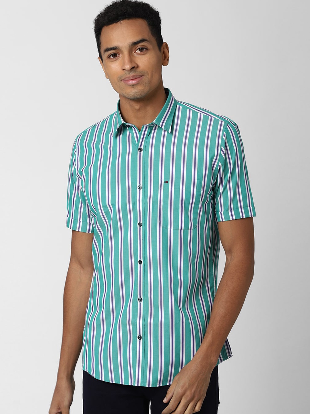 

Peter England Casuals Men Green & White Slim Fit Opaque Striped Pure Cotton Casual Shirt