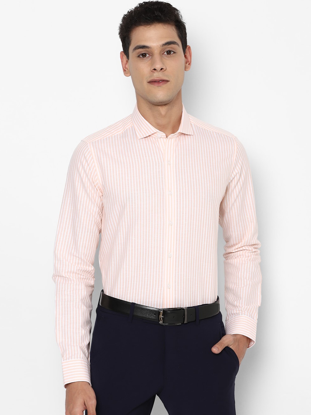 

SIMON CARTER LONDON Men Beige & White Slim Fit Opaque Striped Pure Cotton Formal Shirt