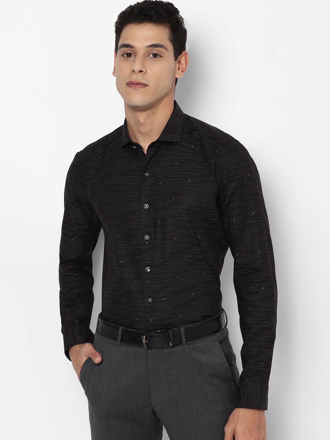 

SIMON CARTER LONDON Men Black Slim Fit Opaque Printed Pure Cotton Formal Shirt