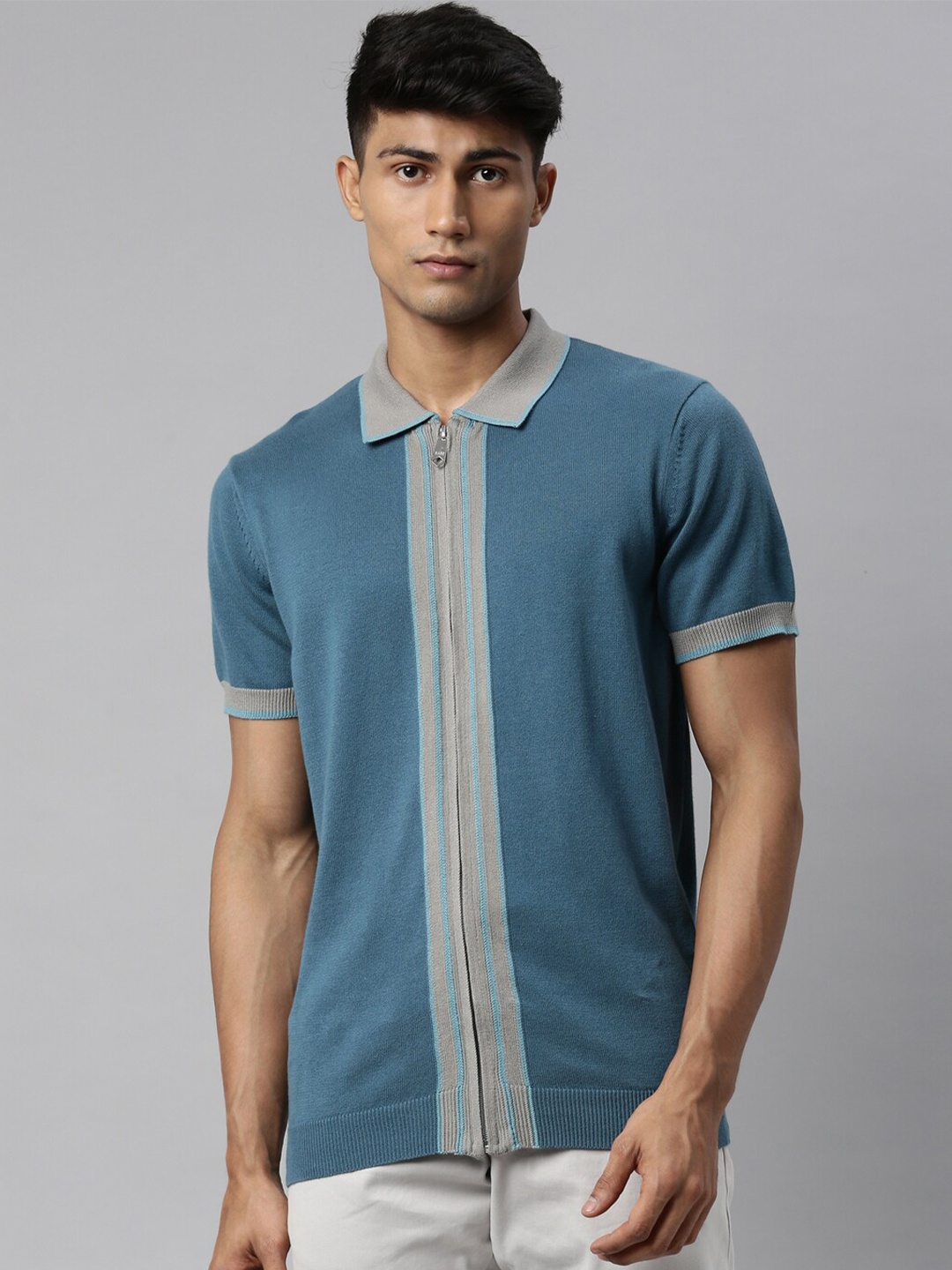 

RARE RABBIT Men Zippy Slim Fit Colourblocked Front-Open T-Shirt, Teal