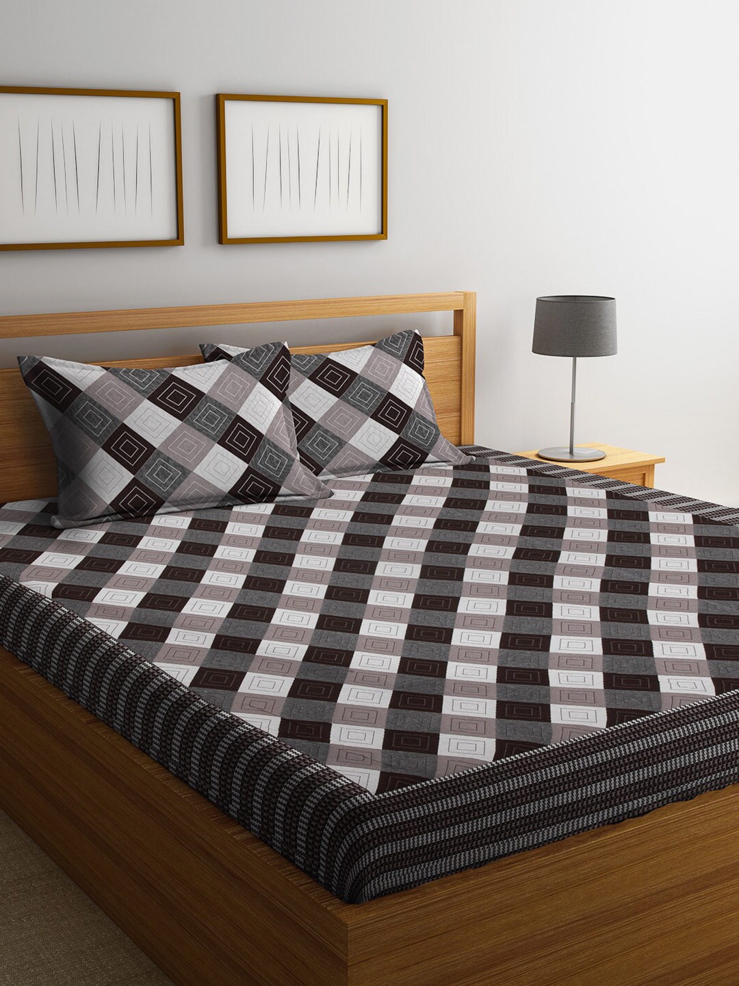 

Arrabi Brown & White Geometric 300 TC King Bedsheet with 2 Pillow Covers